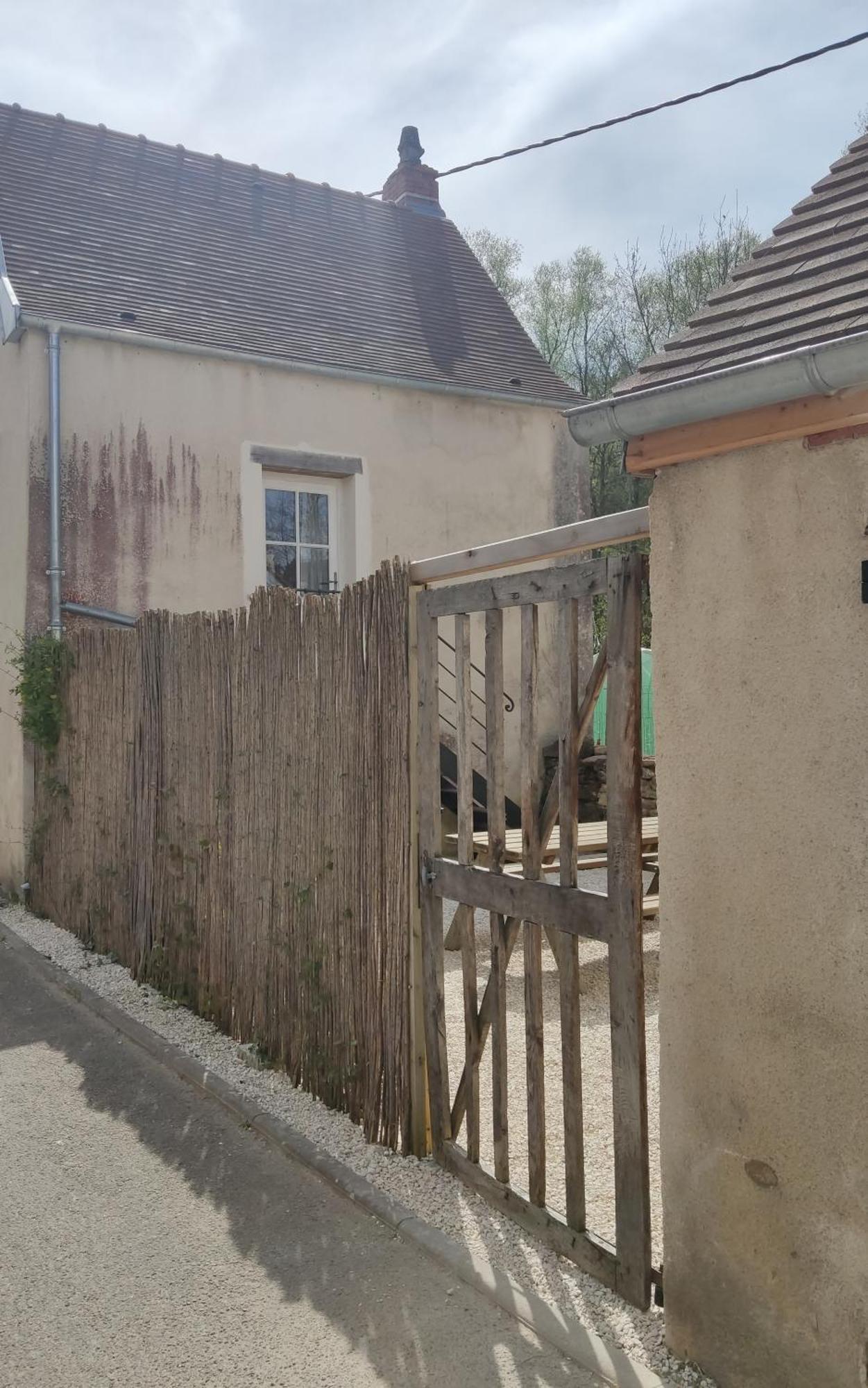La Maisonette Du Bateau Lavoir Semur-en-Auxois Exterior foto